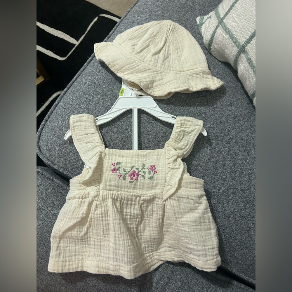 Cream Baby Top and Hat Set with Floral Embroidery
